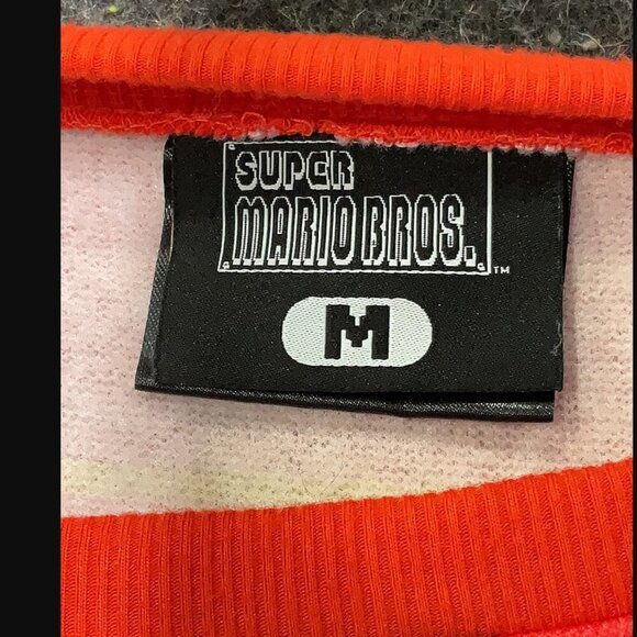 Super Mario Size M Pullover sweater - Picture 4 of 4